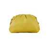 Bolsa Plissada de Couro Macio Feminina 2024 Nova Bolsa Clutch Simples Bolsa de Festa Cor Sólida Textura Bolsa de Ombro Transversal Bolsa de Clipe