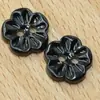 Em estoque, botões florais em relevo multicoloridos, flor tridimensional de cinco pétalas com dois ilhós, botões de resina para camisas femininas, botões pequenos coloridos