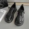 Mocassins versáteis de sola grossa para aumentar a altura para mulheres, novo outono de 2026, estilo britânico vintage, sapatos de estudante para combinar com saias