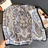 Bufanda de Viaje Larga de Satén de Seda Imitación Transfronteriza Estilo Chino Moda Protección Solar Bufanda Chal de Seda para Mujer Venta al por Mayor