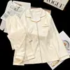 Novos Pijamas Femininos 2026 Outono e Inverno Cardigã Cor Sólida Casual Roupa de Dormir Conjunto Usável na Primavera Desconto para Grande Quantidade