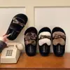 Pantuflas de Piel Suave Rayadas de Suela Plana 2026 Accesorios de Correa de Cuero Soporte de Suela Gruesa Para Niñas Compras en Casa Casual Pantuflas de Algodón