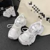 Tênis estilo "dad shoes" feminino com sola tratorada, nova coleção outono 2026, super estiloso, aumenta a altura para mulheres baixinhas, tênis casual versátil