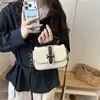 Diseño de Textura Simple Personalidad Retro Moda 2026 Bolso Cuadrado Pequeño Casual para Mujer Elegante de un Solo Hombro Cruzado de Mano