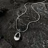 Collar Minimalista de Metal con Forma de Gota Hueca para Mujer 2026 Nuevo Nicho Lujo Ligero Cadena para Clavícula Accesorio Elegante Versátil