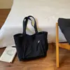 Bolsa tote grande de patchwork da moda, novo estilo 2026, bolsa para mamãe com múltiplos bolsos, bolsa de ombro casual versátil