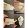 Sapatos Mary Jane de Flor de Strass da Moda para Mulheres Outono e Inverno Estilo Francês Lindo Sapato Único com Salto Interno Sapato de Pelo