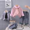 Ropa para Niños Conjunto de Otoño para Niños Nuevo Elegante Estilo Coreano Chaleco Suéter Conjunto de Tres Piezas para Niños Pequeños y Medianos Primavera y Otoño Tendencia Venta al por Mayor