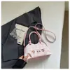 Bolsa Transversal Tendência para Mulheres Verão 2025 Nova Bolsa de Ombro Transversal Texturizada de Alta Qualidade para o Dia a Dia Bolsa de Mão para Mulheres