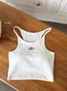 Novo Top Camisola Curta com Estampa de Letras para Mulheres, Verão, com Bojos Embutidos, Confortável, para Usar por Cima ou por Baixo, Emagrecedor