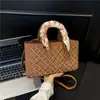Bolso de Bufanda de Seda Lujo Ligero 2026 Principios de Primavera Cruzado Versátil Bordado Pesado Bolso Lady Dior Bolso de Mano Bolso Cuadrado Pequeño Bolso de Hombro Texturizado