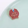 Medalla Musical de Mister Rogers de Venta Caliente Europea y Americana Exquisito Estilo Suéter Rojo Broche de Alta Gama