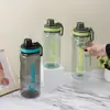 Taza práctica de alto valor de color con cuerda, vaso de agua para fitness, venta al por mayor de botella de agua deportiva, botella de agua portátil de gran capacidad para el verano