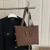 Bolsa Tote Grande Capacidade Estilo Coreano para o Dia a Dia 2025 Nova Bolsa de Mão Simples Leve Casual Tendência Bolsa de Ombro Feminina