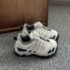 Zapatos Deportivos Cálidos para Niños 2026 Invierno Nuevo Estilo Suela Suave Con Felpa Zapatos de Algodón para Niños Niñas Versátiles Ligeros Zapatos para Correr