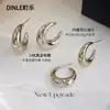 Brincos Estilo Retro Hong Kong para Mulheres 2026 Novo Estilo Quente Brincos de Ouro Café de Alta Qualidade Círculo Círculo Joia de Orelha em Forma de C