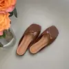 Sandálias de Salto Alto Femininas de Verão de 2026, Bico Quadrado, Bico Aberto, Slip-on, Chinelos Sandálias para Usar Fora com Saias, Calçados Femininos