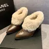 Zapatos de Cuero para Mujer sin Cordones Puntiagudos y Peludos, Nuevo Estilo Invierno 2026, Zapatos de Algodón Cálidos y Gruesos de Tacón Alto a la Moda