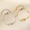 Pulsera de Acero de Titanio Brillante Dorada de Cintura Pequeña para Mujer, Simple y que No se Desvanece, Joyería de Mano de Moda Popular, Joyería de Nicho de Estilo Genial
