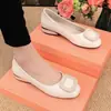 Zapatos mocasín de mujer de nuevo estilo, de tacón bajo y poco profundos, para comercio exterior transfronterizo, piel suave, suela blanda, zapatos de piel pequeños cómodos y versátiles