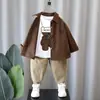 Traje de Primavera y Otoño para Niños 2025 Moda Infantil Nueva Ropa Genial para Niños Pequeños Conjunto de Tres Piezas de Camisa de Otoño para Bebé