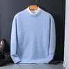 Venta al por mayor del fabricante Suéter de punto con cuello redondo para hombre Ajuste slim Camiseta base de punto Estilo coreano para primavera y otoño Suéter casual para hombre Tendencia