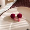Pendientes de bola de color con efecto retro francés con atmósfera de Año Nuevo y burbujas de ciruela para mujer, estilo nicho de alta gama.