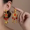 Nuevos Pendientes de Clip para Oreja con Borla Danzante Dorada Hueca Incrustada de Diamantes Estilo Indio, Estilo Étnico, Clásicos, Lujo Ligero, Pendientes de Moda y Elegantes para Mujer