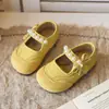 Zapatos de Cuero para Niñas 2026 Primavera/Otoño Nuevo Estilo Zapatos Suaves de Perla Princesa para Niños Mocasines Versátiles Antideslizantes con Estilo para Niñas