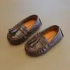 Zapatos de piel para niño 2026 primavera y otoño nuevos estilo británico vintage versátiles mocasines para niña de moda zapatos para bebé de suela blanda