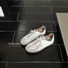 Zapatillas de entrenamiento vintage alemanas súper suaves de piel de vaca para mujer, nuevas zapatillas casual versátiles con cordones 2026 con aumento interno de altura