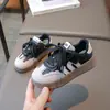 Zapatillas Deportivas para Niños 2026 Otoño Nuevas Casuales Suela Suave Zapatillas de Entrenamiento Alemanas para Niños Zapatos Blancos Ligeros para Niños