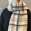 Estilo de Pareja ~ Bufanda Invierno Mujer Estilo Japonés Bufanda Clásica Engrosada Cálida Resistente al Frío Estudiante Versátil Doble Uso Bufanda de Moda