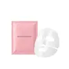 Mascarilla de colágeno: Nutre la piel, dejándola radiante, hidratada y flexible, a la vez que alisa y minimiza los poros.. Disponible en una práctica bolsa.