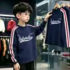 Camiseta de manga larga de algodón puro con tres rayas para niño, modelo nuevo 2026, para primavera y otoño, top base elegante de corte holgado para niños, estilo ins