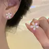 Pendientes de Clip de Lujo Ligero Estilo Hong Kong sin Agujeros para Orejas Pendientes Geométricos de Perla y Camelia para Mujer Sentido Avanzado Simples Elegantes Pendientes Versátiles