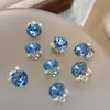 Arte de Unha Bola de Diamante com Diamantes Empilhados, Tendência Popular Online, Borboleta Azul Claro Gelo Brilhante Doce, Decorações de Unha Quadradas Grossas com Diamantes Empilhados