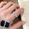 Anillo de estrella elegante y con estilo para mujer, anillo abierto versátil, popular en Xiaohongshu, anillo de lujo ligero para el dedo índice