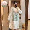 Camisola de Manga Comprida com Gola Redonda para Primavera e Outono com Bojos, Roupa de Dormir Canelada de Seda Gelada, Estilo Verão Fino, Tamanho Grande, Pode Ser Usada Fora de Casa como Roupa de Casa