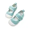 Tênis de Lona Infantil Verão Meninas Novos Sapatos para Crianças Pequenas Casuais Solado Macio Sapatos de Tecido para Bebê Creche Interno Sapatos Brancos
