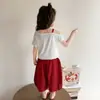 Conjunto de Verão Feminino Manga Curta Cartoon Ombro a Ombro 2026 Novo Conjunto Casual de Duas Peças Estiloso e Chique para Bebês