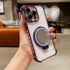Funda de teléfono móvil con soporte anti-caída de cuatro esquinas electrochapado es adecuada para Apple 15promax color sólido 14 funda suave 13 agujero fino 11