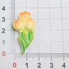 Novos pingentes pequenos de resina multicoloridos com desenho de tulipa, feitos à mão com cola cremosa, para capas de celular, presilhas de cabelo e acessórios DIY