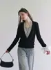 Suéter de punto de dos piezas de alta gama estilo francés en color contrastante para mujer, temporada de primavera, estilo old money, corte relajado, top base de capas con cuello