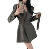 Vestido de manga comprida com decote halter e um botão, design Dongdaemun de alta qualidade para mulheres coreanas