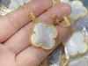 Colar Trevo de Quatro Folhas Versão Alta V Dourado Corrente Fina Flor Banhado a Ouro 18K Branco Madrepérola Ágata Vermelha Calcedônia Ouro Claro Esculpido Exquisitamente Corrente de Clavícula