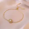 Collar para Mujer, Estilo Influencer Transfronterizo Flor de Girasol Circonita Giratorio Conjunto de Tres Piezas Decoración Collar de Acero de Titanio