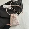 Nova Bolsa Bordada Estilo Chinês para Celular para Mulheres Verão 2026 Nova Elegante Moda Simples Casual Bolsa de Ombro Transversal