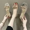 Sandálias Estilo Fada para Mulheres, Chinelos de Exterior, Novo Modelo de Verão 2025, Decoração de Flor de Cristal, Tira Única, Chinelos Versáteis