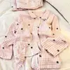 Estilo Casual Perezoso Estrellas Rosa Cuadros Femeninos Pijama Primavera y Otoño Manga Larga Pantalón Largo Cardigan Estilo INS Conjunto Ropa de Casa